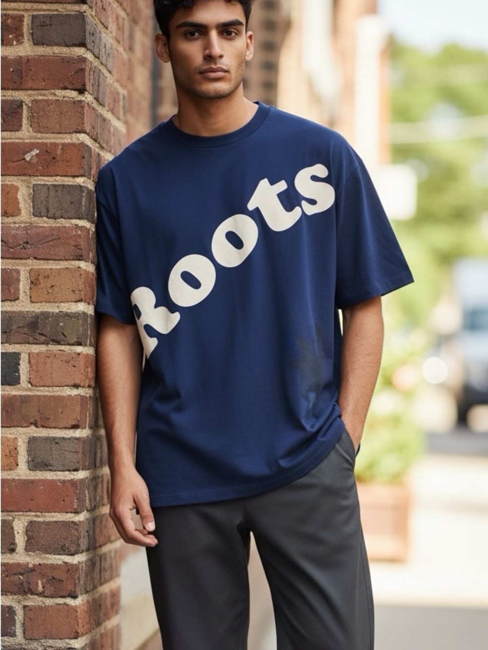 Roots Canada Men's Graphic Logo T-Shirt - Navy Blue Crew Neck - Size M